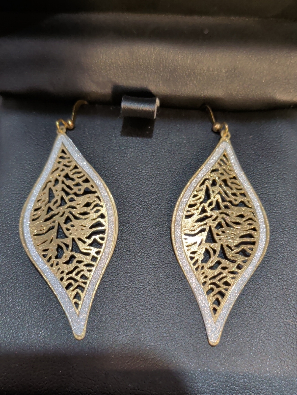 NWT Isara dangle earrings